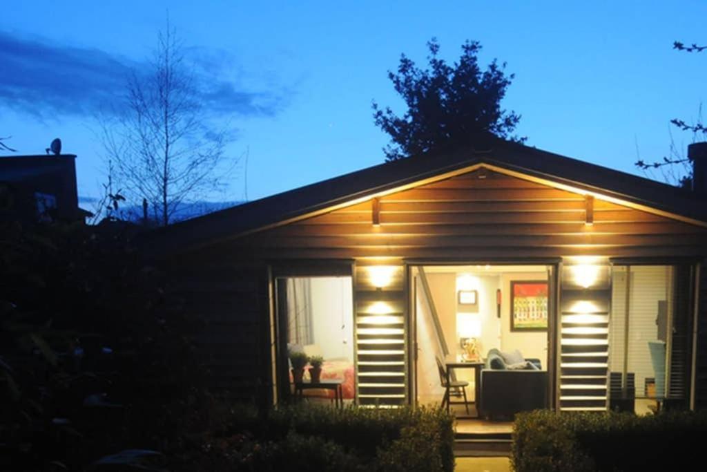 The Cabin Cheltenham Buitenkant foto