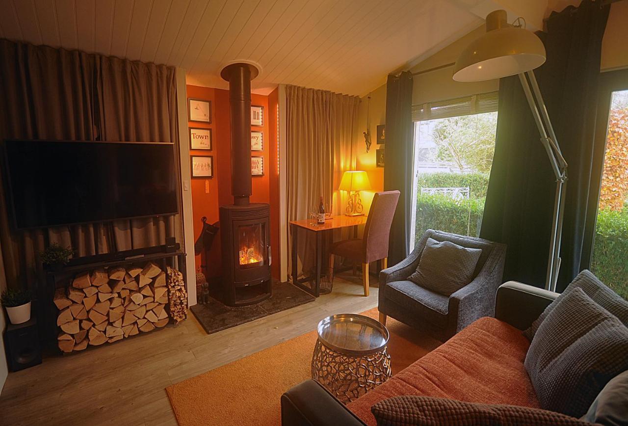 The Cabin Cheltenham Buitenkant foto
